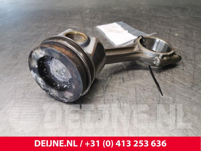 Used Piston Audi A3 Sportback (8VA/8VF) 2.0 TDI 16V Quattro Price € 100,00 Margin scheme offered by van Deijne Onderdelen Uden B.V.