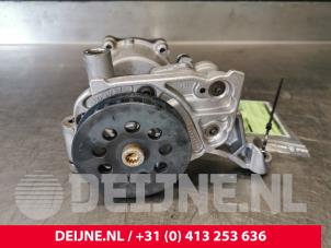 Used Oil pump Audi A3 Sportback (8VA/8VF) 2.0 TDI 16V Quattro Price € 150,00 Margin scheme offered by van Deijne Onderdelen Uden B.V.