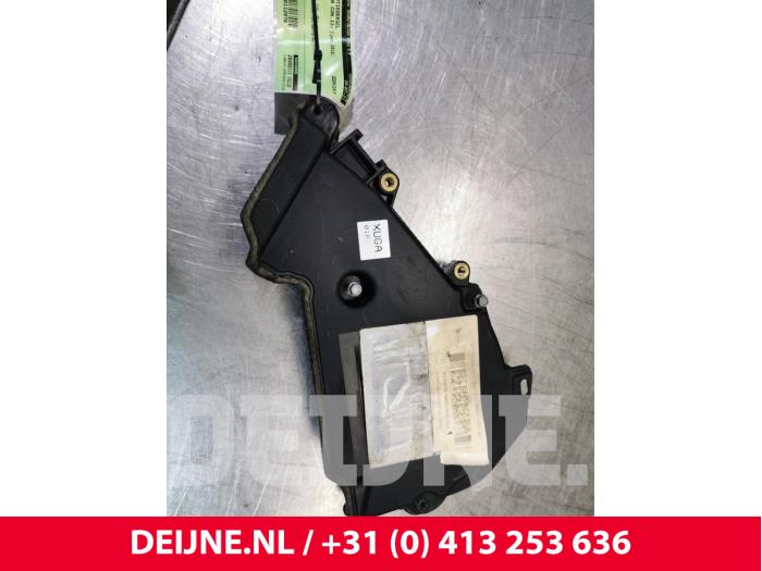 Usagé Couvercle de distribution Ford Transit Connect (PJ2) 1.5 TDCi Prix € 30,25 Prix TTC proposé par van Deijne Onderdelen Uden B.V.