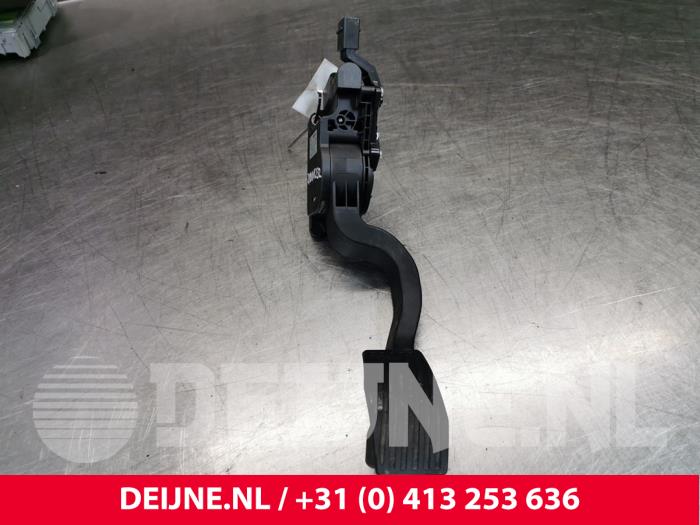 Używane Pedal gazu Fiat Doblo (263) 1.6 D Multijet Cena € 12,10 Z VAT oferowane przez van Deijne Onderdelen Uden B.V.