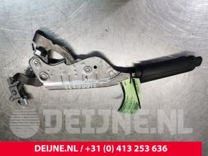 Używane Mechanizm hamulca recznego Fiat Doblo (263) 1.6 D Multijet Cena € 42,35 Z VAT oferowane przez van Deijne Onderdelen Uden B.V.