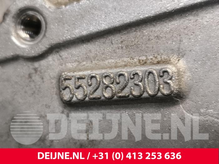 Diesel pump bracket from a Opel Combo 1.6 CDTI 16V 2017