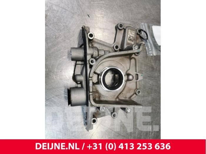 Używane Pompa oleju Opel Combo 1.6 CDTI 16V Cena € 90,75 Z VAT oferowane przez van Deijne Onderdelen Uden B.V.