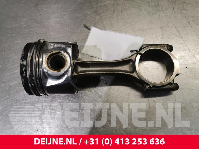 Usados Pistón Volkswagen Transporter T5 2.5 TDi Precio € 96,80 IVA incluido ofrecido por van Deijne Onderdelen Uden B.V.