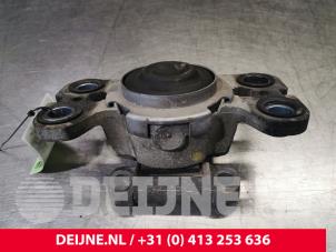 Used Engine mount Volvo V70 (BW) 2.4 D 20V Price € 30,00 Margin scheme offered by van Deijne Onderdelen Uden B.V.