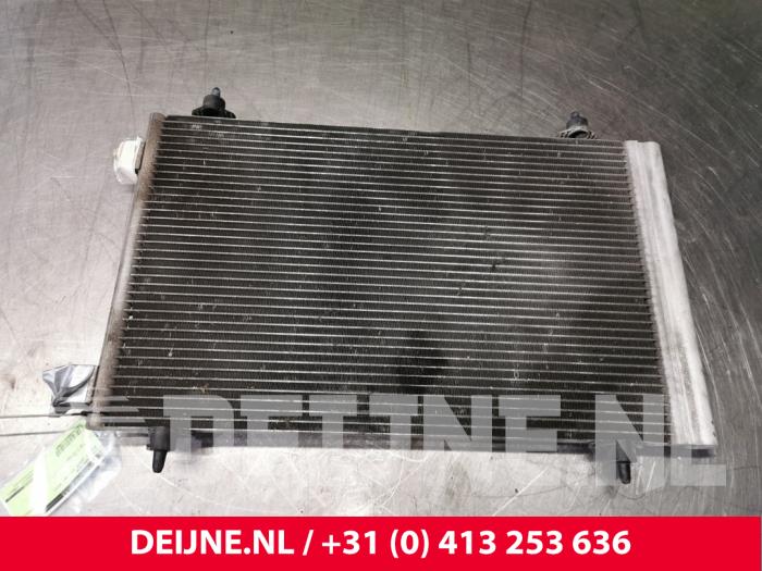 Usagé Condenseur de climatisation Peugeot Expert (G9) 2.0 HDiF 16V 130 Prix € 48,40 Prix TTC proposé par van Deijne Onderdelen Uden B.V.