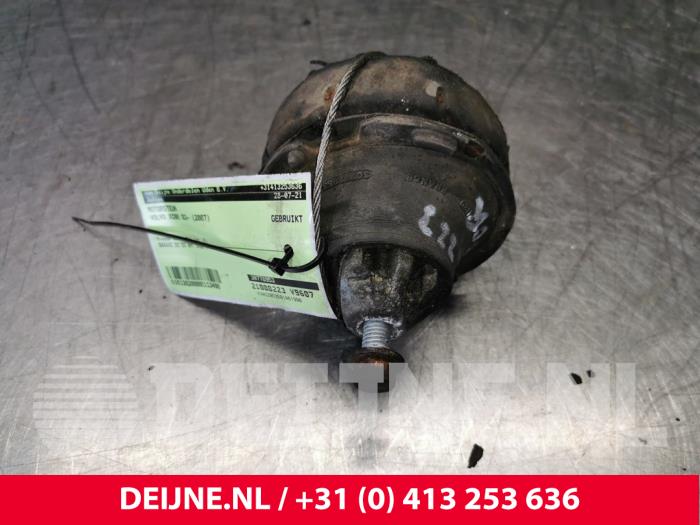 Usagé Support moteur Volvo XC90 I 4.4 V8 32V Prix € 25,00 Règlement à la marge proposé par van Deijne Onderdelen Uden B.V.