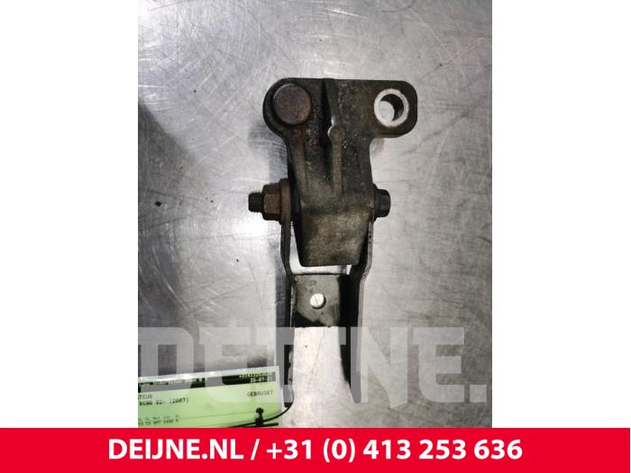 Usagé Support moteur Volvo XC90 I 4.4 V8 32V Prix € 35,00 Règlement à la marge proposé par van Deijne Onderdelen Uden B.V.