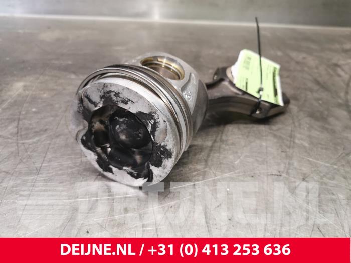 Usagé Bielle Mercedes Sprinter 3,5t (906.63) 310 CDI 16V Prix € 90,75 Prix TTC proposé par van Deijne Onderdelen Uden B.V.