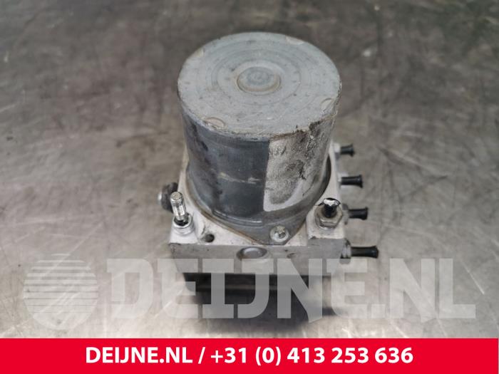 Begagnade ABS-pump Fiat Scudo (270) 2.0 D Multijet Pris € 151,25 Inklusive moms erbjuds av van Deijne Onderdelen Uden B.V.