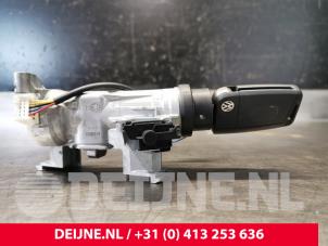 Used Ignition lock + key Volkswagen Crafter (SY) 2.0 TDI Price € 90,75 Inclusive VAT offered by van Deijne Onderdelen Uden B.V.
