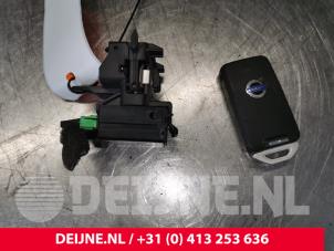 Used Ignition lock + key Volvo V40 Cross Country (MZ) 2.0 D4 20V Price € 49,00 Margin scheme offered by van Deijne Onderdelen Uden B.V.