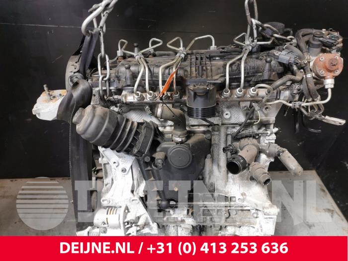 Engine from a Volvo V40 Cross Country (MZ) 2.0 D4 20V 2014