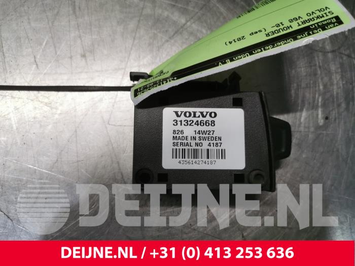 Titular de la tarjeta SIM de un Volvo V60 I (FW/GW) 2.4 D6 20V Plug-in Hybrid AWD 2014