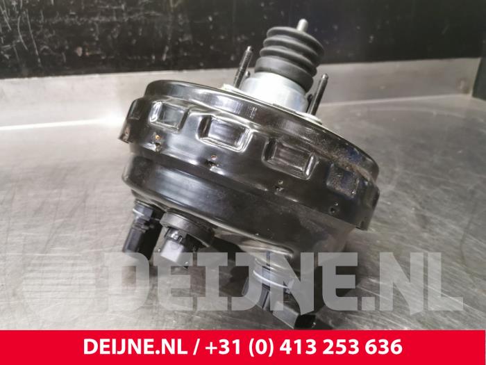 Usagé Assistant de freinage Volvo V60 I (FW/GW) 2.4 D6 20V Plug-in Hybrid AWD Prix € 70,00 Règlement à la marge proposé par van Deijne Onderdelen Uden B.V.