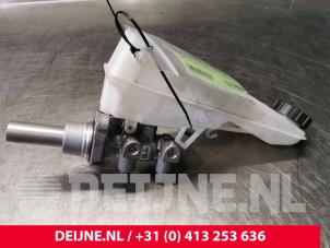 Usagé Cylindre de frein principal Opel Vivaro 2.0 CDTI 122 Prix sur demande proposé par van Deijne Onderdelen Uden B.V.