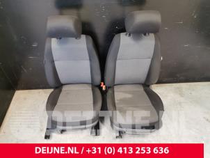 Używane Zestaw powlok (kompletny) Volkswagen Caddy IV 1.6 TDI 16V Cena € 605,00 Z VAT oferowane przez van Deijne Onderdelen Uden B.V.
