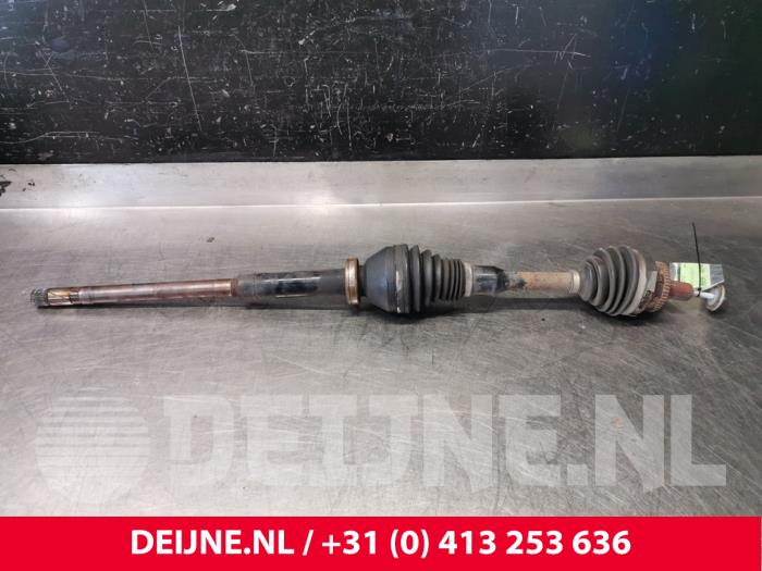 Front drive shaft, right from a Volvo XC90 I 2.4 D5 20V 2009