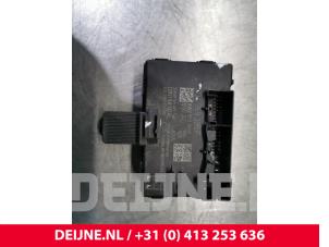 Used Central door locking module Volkswagen Crafter (SY) 2.0 TDI Price € 84,70 Inclusive VAT offered by van Deijne Onderdelen Uden B.V.