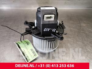 Usados Motor de ventilador de calefactor Opel Vivaro 2.0 CDTI 122 Precio € 72,60 IVA incluido ofrecido por van Deijne Onderdelen Uden B.V.