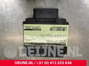 Used Voltage stabiliser Volkswagen Caddy IV 1.6 TDI 16V Price € 36,30 Inclusive VAT offered by van Deijne Onderdelen Uden B.V.