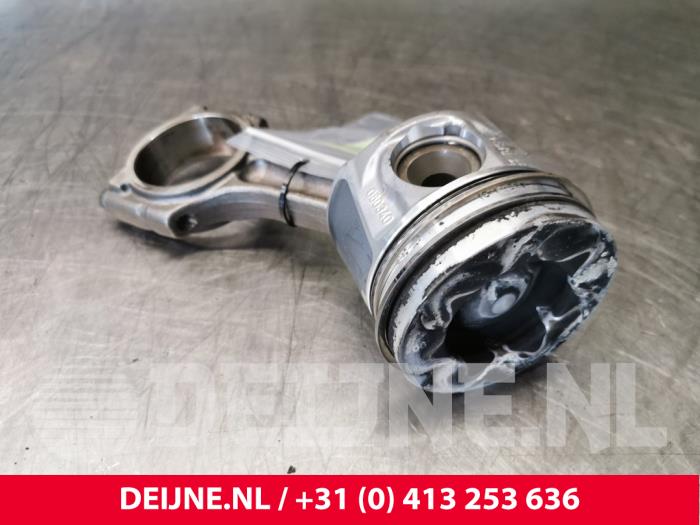 Usados Pistón Mercedes Vito (447.6) 1.6 111 CDI 16V Precio € 181,50 IVA incluido ofrecido por van Deijne Onderdelen Uden B.V.