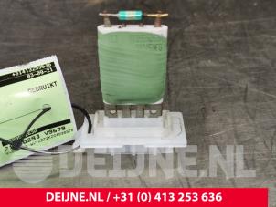 Used Heater resistor Volkswagen Caddy IV 1.6 TDI 16V Price € 18,15 Inclusive VAT offered by van Deijne Onderdelen Uden B.V.