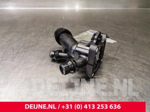 Gebrauchte Thermostatgehäuse Volvo XC70 (BZ) 2.4 D4 20V AWD Preis € 72,60 Mit Mehrwertsteuer angeboten von van Deijne Onderdelen Uden B.V.