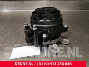 Used Fuel filter housing Mercedes Vito (447.6) 2.0 114 CDI 16V Price € 151,25 Inclusive VAT offered by van Deijne Onderdelen Uden B.V.
