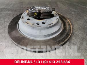Used Brake disc + block back Mercedes Vito (447.6) 2.0 114 CDI 16V Price on request offered by van Deijne Onderdelen Uden B.V.