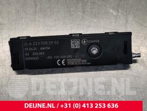 Usados Amplificador de antena Mercedes Vito (447.6) 2.0 114 CDI 16V Precio € 72,60 IVA incluido ofrecido por van Deijne Onderdelen Uden B.V.