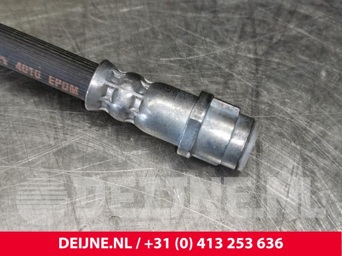 Rear brake hose from a Mercedes-Benz Vito (447.6) 2.0 114 CDI 16V 2021