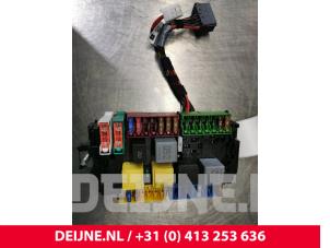 Używane Skrzynka bezpieczników Mercedes Vito (447.6) 2.0 114 CDI 16V Cena € 36,30 Z VAT oferowane przez van Deijne Onderdelen Uden B.V.