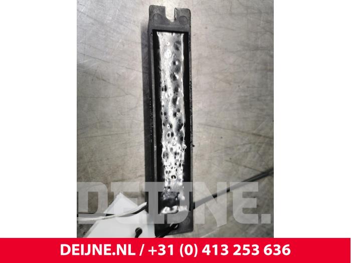 Używane Keyless Entry-Antena Tesla Model S 70D Cena € 24,20 Z VAT oferowane przez van Deijne Onderdelen Uden B.V.