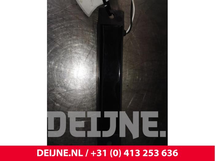 Używane Keyless Entry-Antena Tesla Model S 70D Cena € 24,20 Z VAT oferowane przez van Deijne Onderdelen Uden B.V.