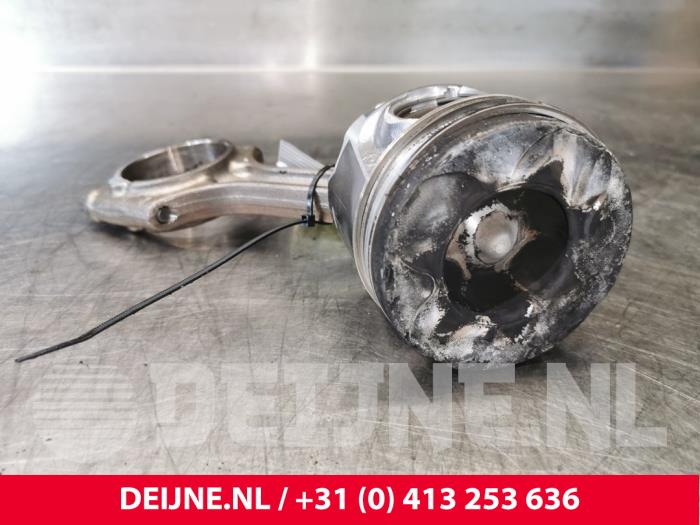 Używane Korbowód Volvo V60 I (FW/GW) 2.4 D5 20V Autom. Cena € 121,00 Z VAT oferowane przez van Deijne Onderdelen Uden B.V.