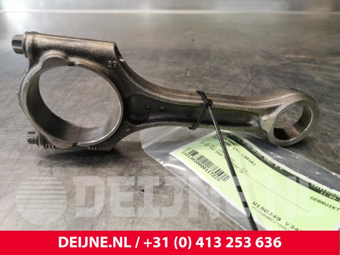 Używane Korbowód Volvo V90 II (PW) 2.0 D5 16V AWD Cena € 50,00 Procedura marży oferowane przez van Deijne Onderdelen Uden B.V.
