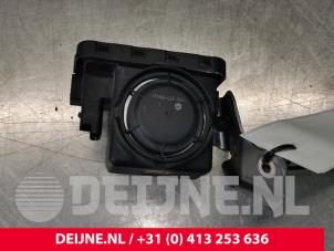 Usados Sirena de alarma Volvo V60 II (ZW) 2.0 T8 16V Plug-in Hybrid AWD Precio € 50,00 Norma de margen ofrecido por van Deijne Onderdelen Uden B.V.