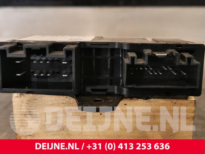 Module tailgate motor Volvo V60 II 2.0 T8 16V Plugin Hybrid AWD