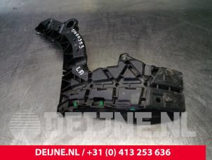 Usagé Support pare-chocs arrière gauche Volvo V60 II (ZW) 2.0 T8 16V Plug-in Hybrid AWD Prix € 30,00 Règlement à la marge proposé par van Deijne Onderdelen Uden B.V.