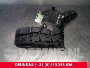 Usagé Support pare-chocs arrière droit Volvo V60 II (ZW) 2.0 T8 16V Plug-in Hybrid AWD Prix € 30,00 Règlement à la marge proposé par van Deijne Onderdelen Uden B.V.