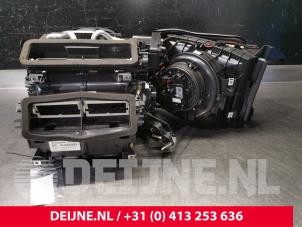 Usagé Boîtier chauffage Volvo V60 II (ZW) 2.0 T8 16V Plug-in Hybrid AWD Prix € 450,00 Règlement à la marge proposé par van Deijne Onderdelen Uden B.V.
