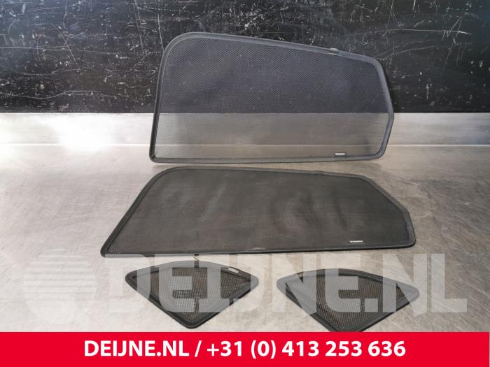 Begagnade Solpanel Volvo V40 (MV) 1.6 D2 Pris € 50,00 Marginaltabell erbjuds av van Deijne Onderdelen Uden B.V.