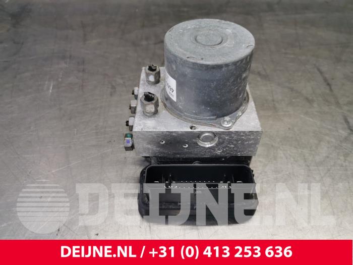 Begagnade ABS-pump Opel Astra K 1.0 Turbo 12V Pris € 140,00 Marginaltabell erbjuds av van Deijne Onderdelen Uden B.V.