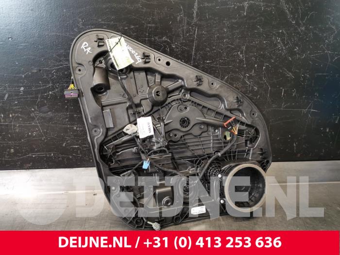 Volvo XC40 Rear door window mechanisms 4-door, right stock