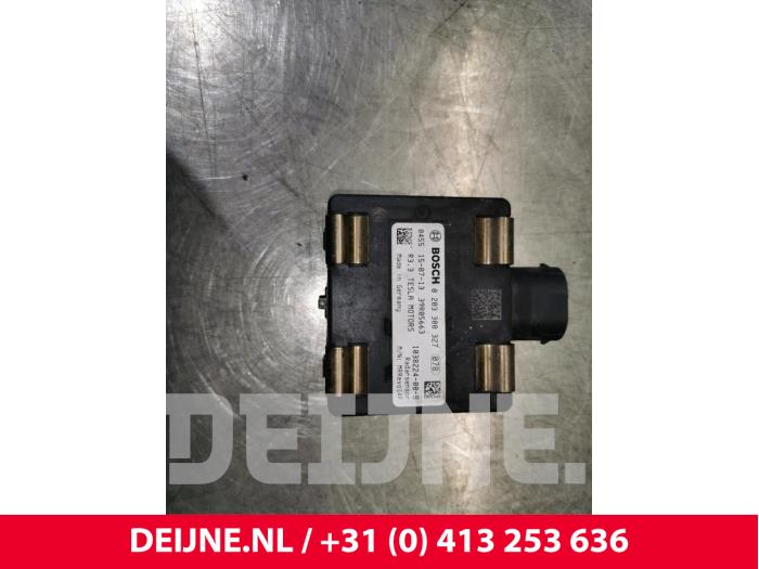 Begagnade Radarsensor Tesla Model S 70D Pris € 169,40 Inklusive moms erbjuds av van Deijne Onderdelen Uden B.V.