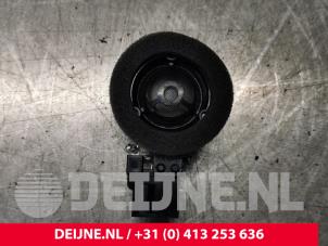 Usagé Haut-parleur Volvo XC40 (XZ) 1.5 T3 Autom. 12V Prix € 35,00 Règlement à la marge proposé par van Deijne Onderdelen Uden B.V.