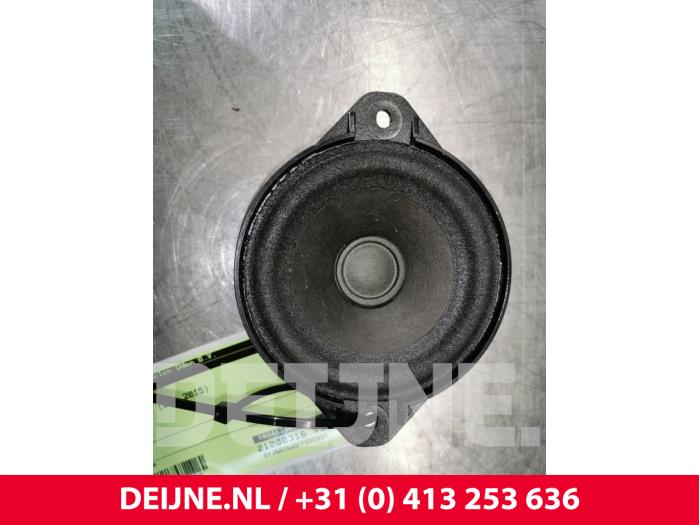 Używane Glosnik Tesla Model S 70D Cena € 18,15 Z VAT oferowane przez van Deijne Onderdelen Uden B.V.