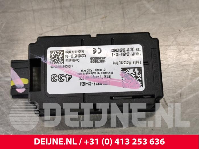 Begagnade Däcktrycksmodul Tesla Model S 70D Pris € 18,15 Inklusive moms erbjuds av van Deijne Onderdelen Uden B.V.