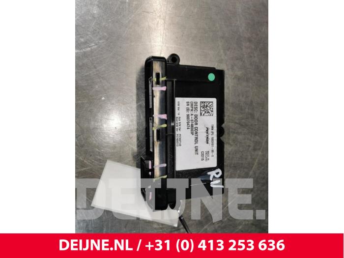 Używane Modul centralnego zamka Tesla Model S 70D Cena € 48,40 Z VAT oferowane przez van Deijne Onderdelen Uden B.V.
